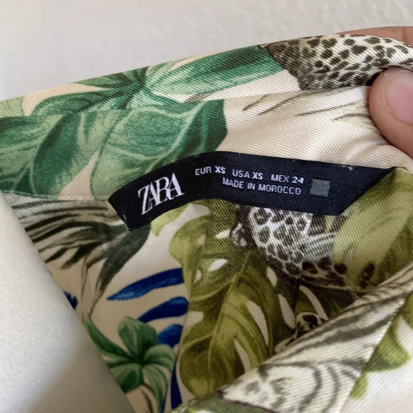 Zara printed satin oversized top| button down Size Small - Picture 3 of 10